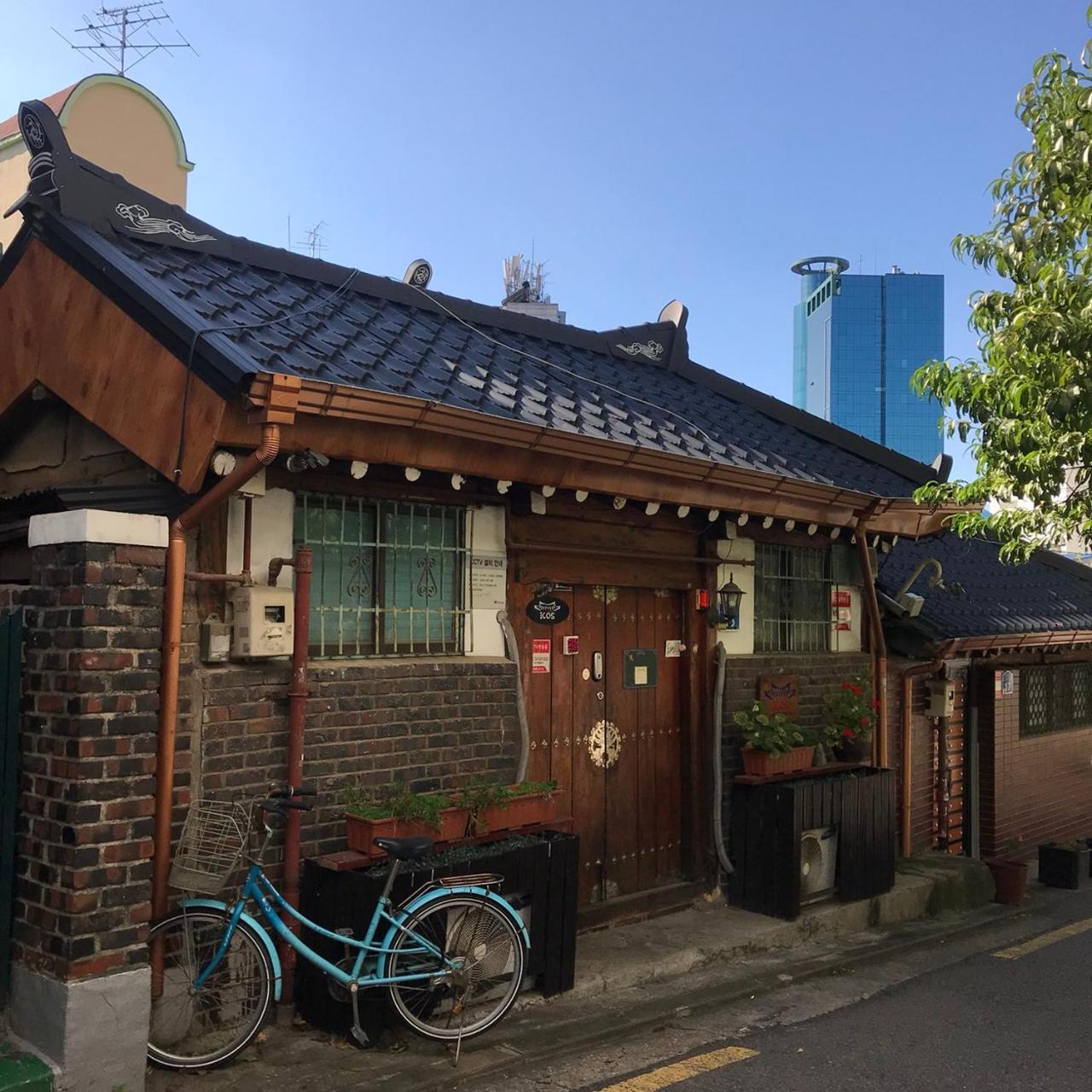 Icos Guesthouse 1 - Female Only Seoul Exterior photo